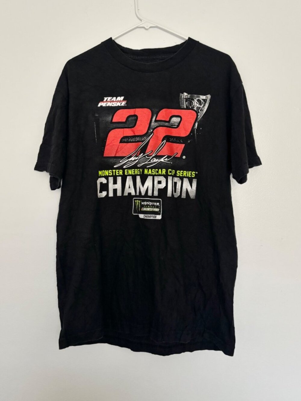 Vintage 2018 Joey Logano #22 NASCAR Champion T-Shirt L Team Penske Monster Energ - Picture 1 of 5